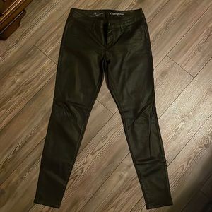 Like new black coated denim jeans sz 6